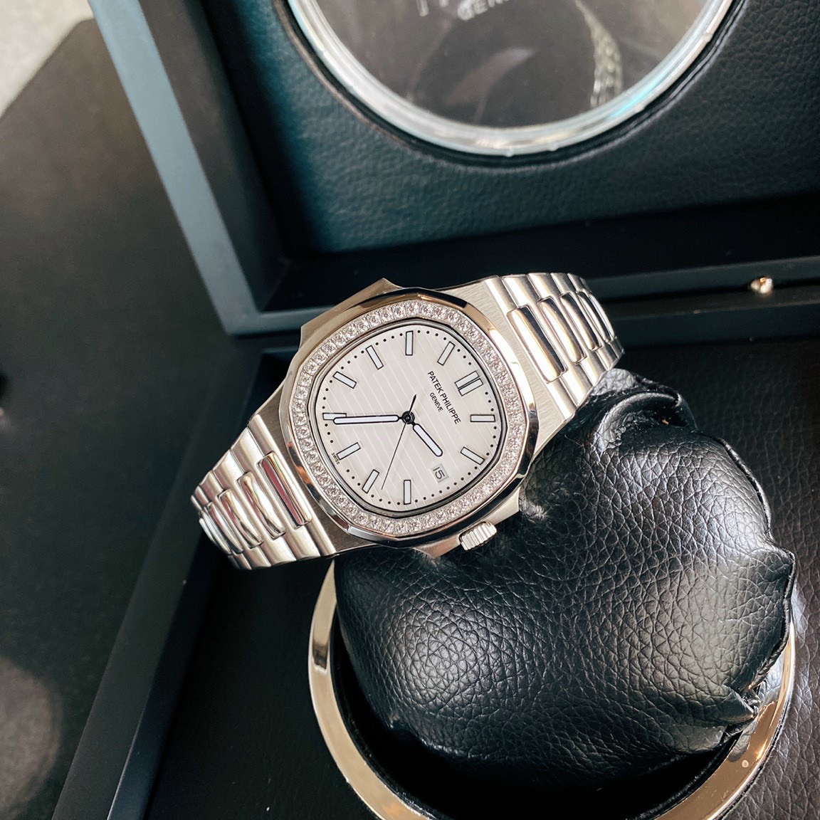 Đồng hồ Patek Philippe nam đính đá Đồng hồ Patek Philippe nam đính đá