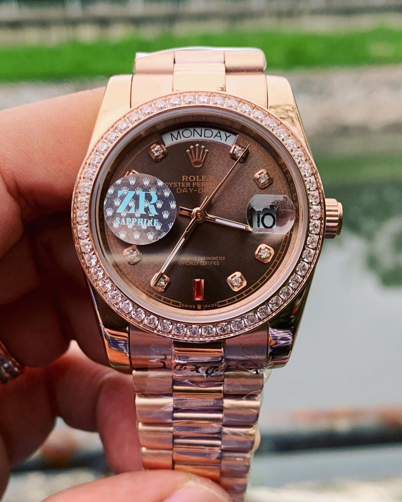 Đồng hồ Rolex máy cơ nhật