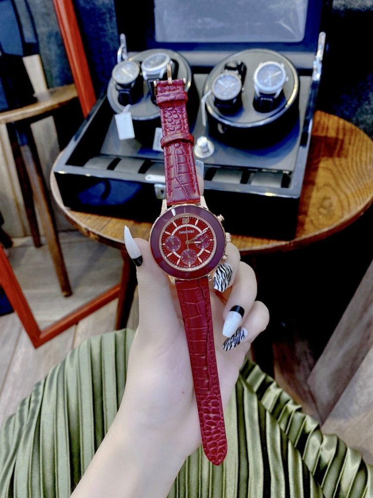 Đồng hồ Swarovski nữ dây da màu đỏ