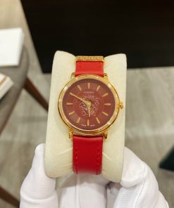 Đồng hồ Versace nữ dây da màu đỏ