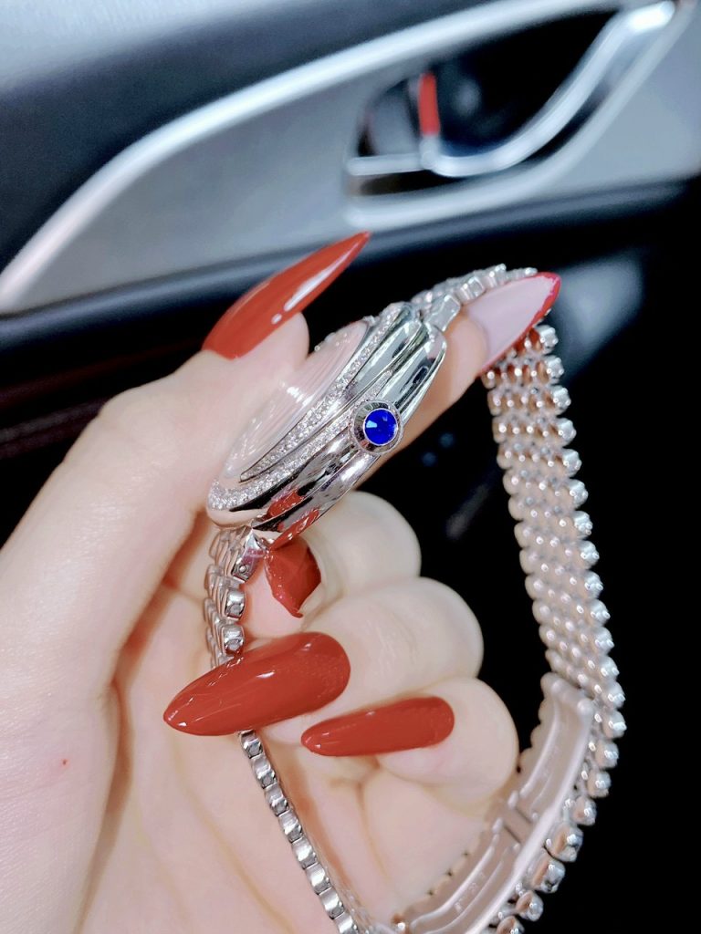 Đồng hồ Cartier nữ dây kim loại