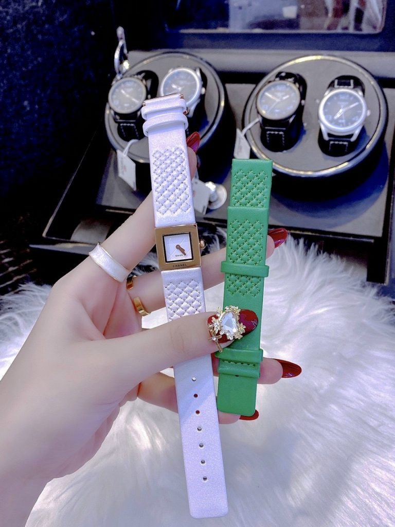 Đồng hồ Chanel nữ dây da