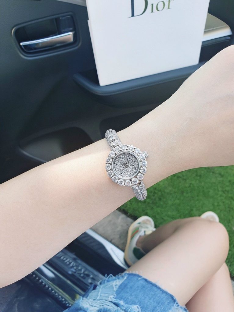 Đồng hồ Dior nữ dây kim loại