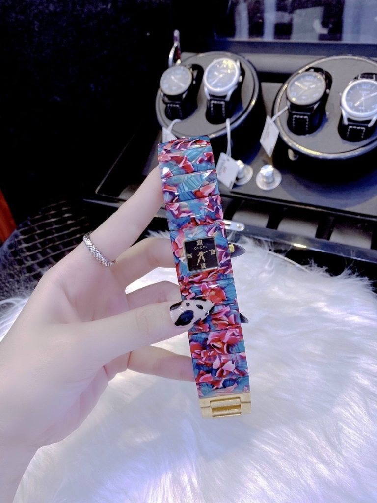 Đồng hồ Gucci nữ dạng lắc