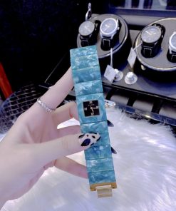 Đồng hồ Gucci nữ mặt vuông