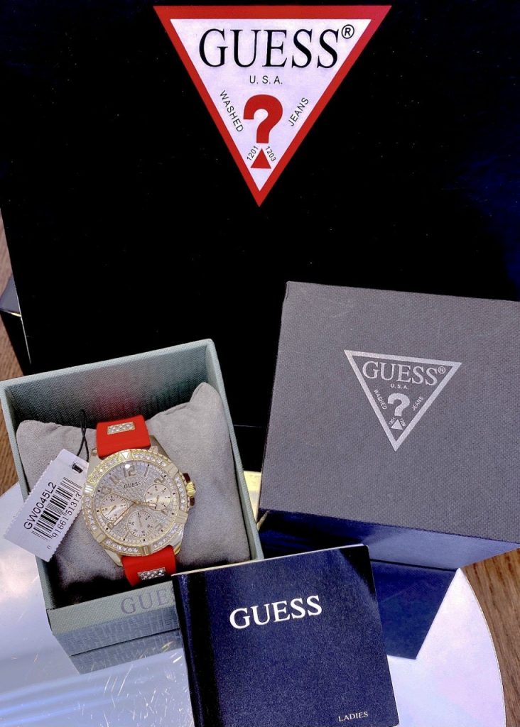 Đồng hồ Guess GW0045L2