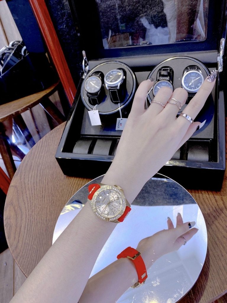 Đồng hồ Guess nữ đính đá