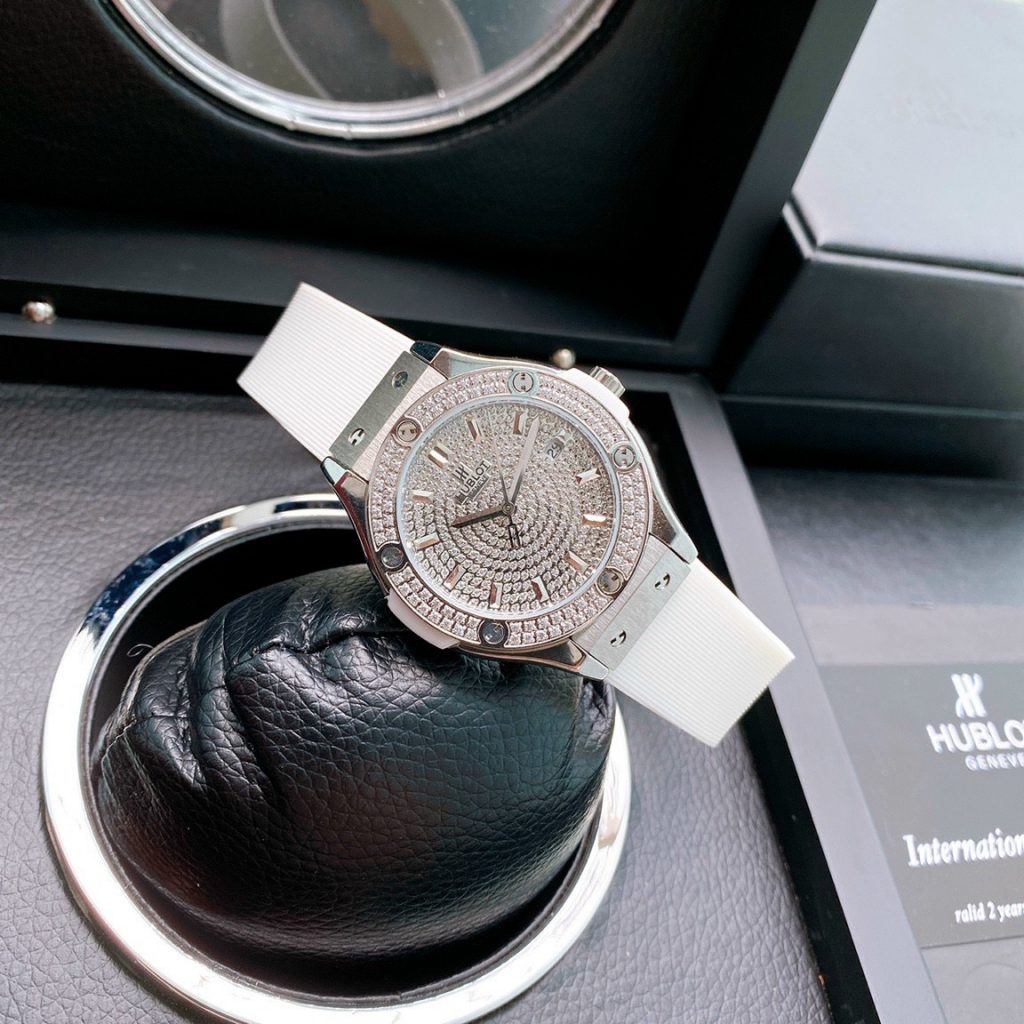 Đồng hồ Hublot nữ dây cao su màu trắng