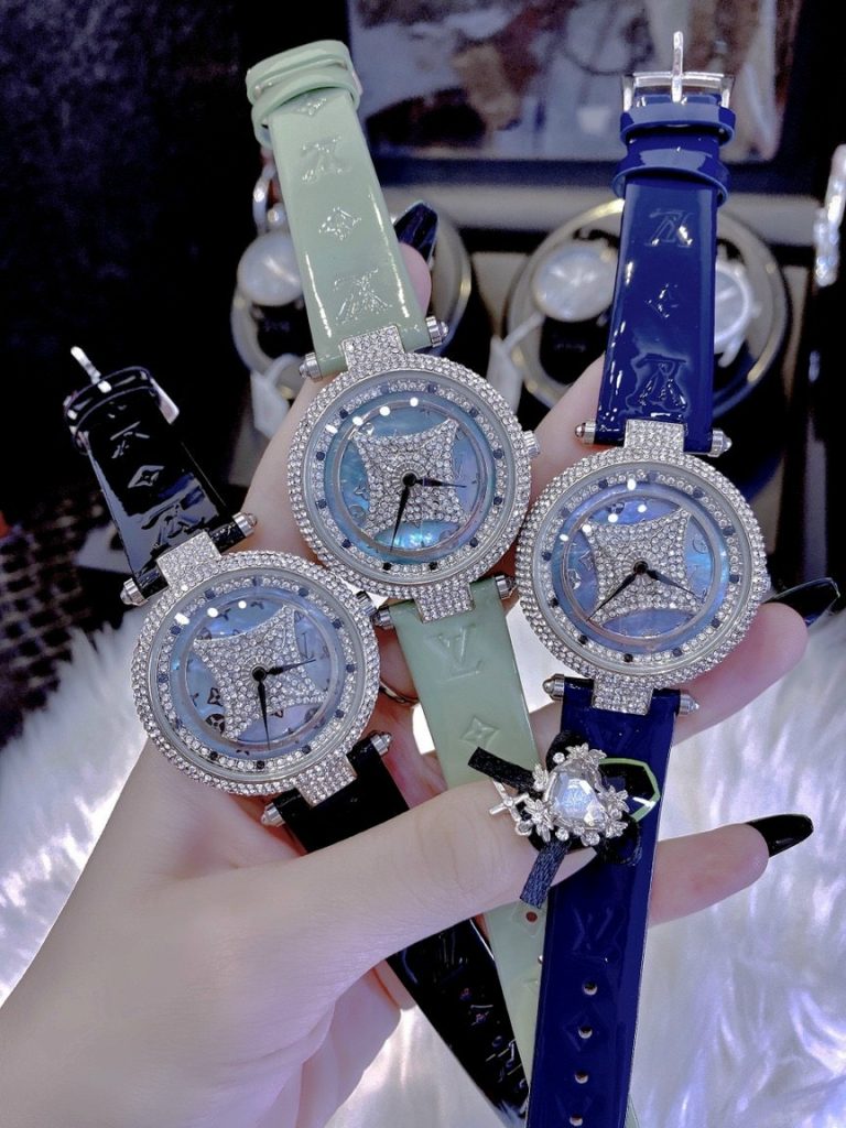 Đồng hồ Louis Vuitton mặt xoay tự động