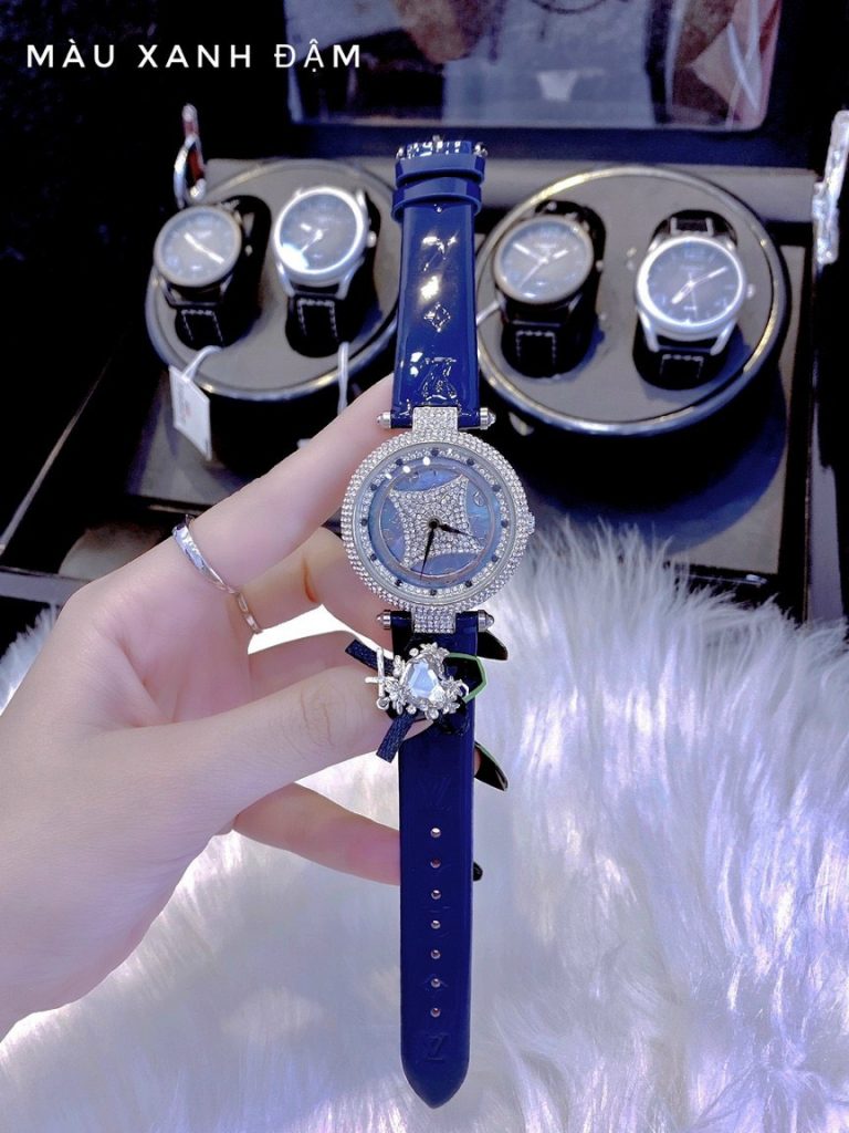 Đồng hồ Louis Vuitton nữ dây da màu xanh dương