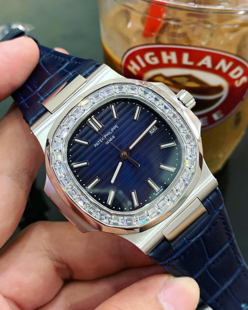 Đồng hồ Patek Philippe Nautilus