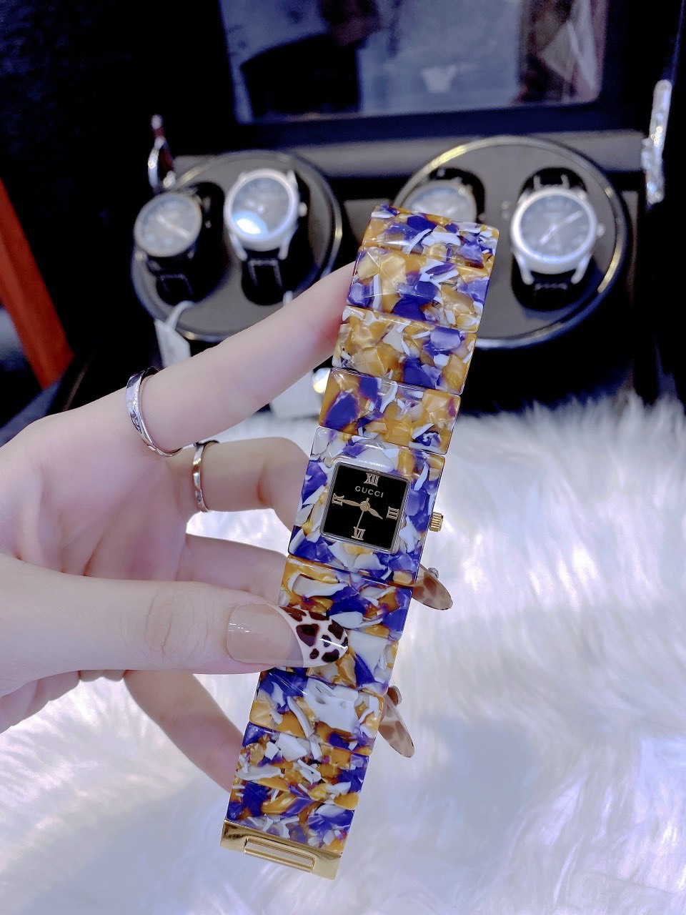 Đồng hồ đeo tay nữ Gucci Đồng hồ đeo tay nữ Gucci
