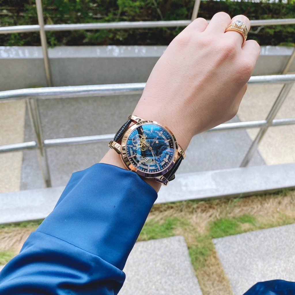 Đồng hồ nam dây da màu đen Patek Philippe