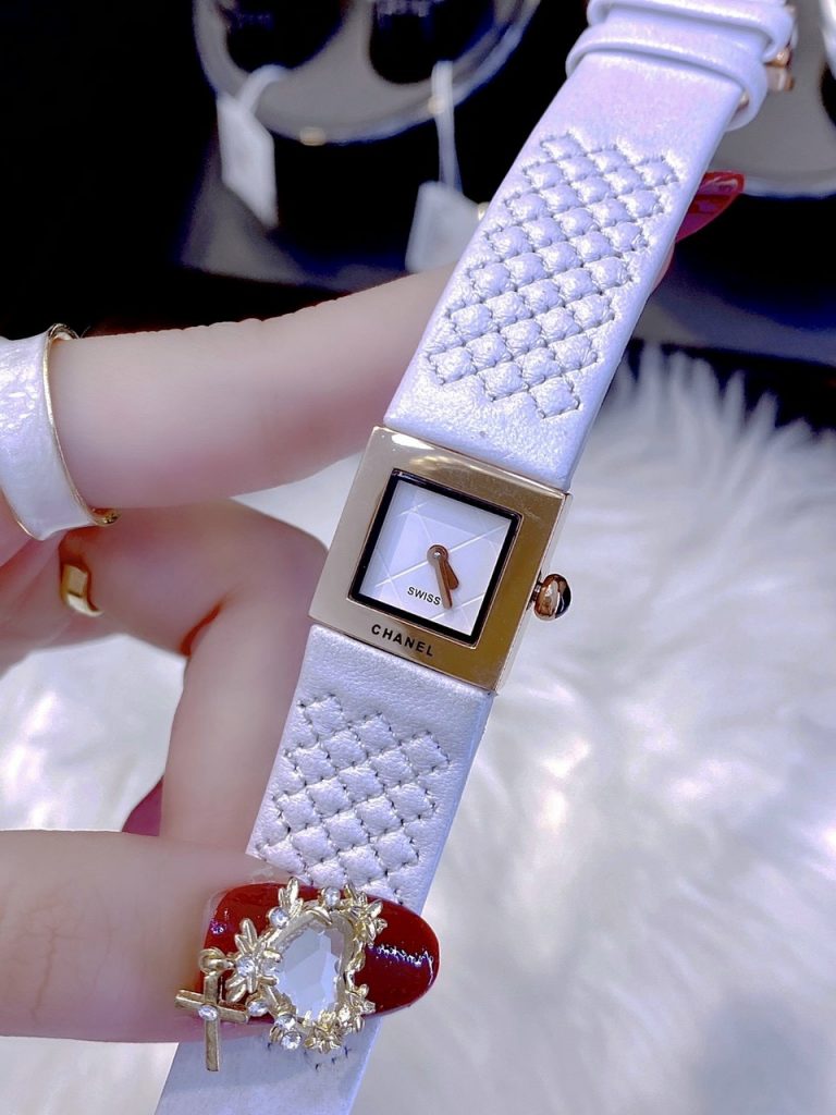 Đồng hồ nữ đẹp Chanel