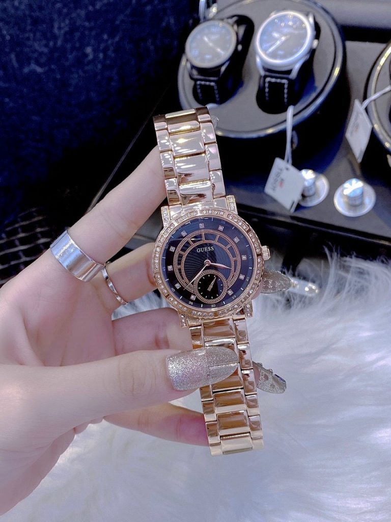 Đồng hồ nữ đính đá Guess