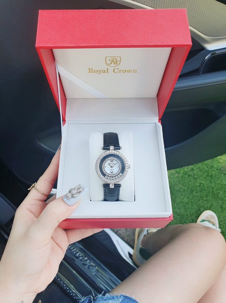 Đồng hồ nữ đính đá Royal Crown