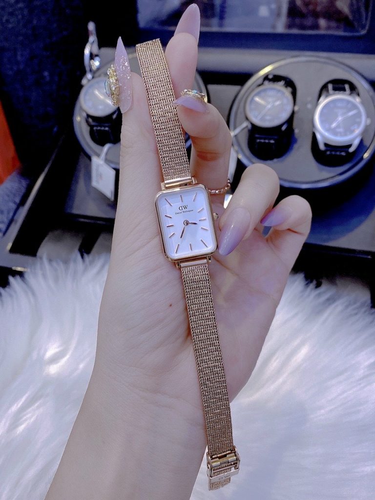 Đồng hồ DW chính hãng xách tay