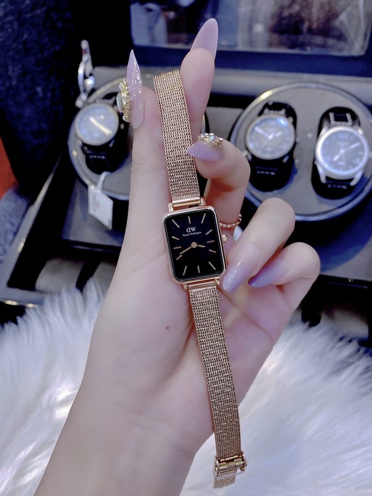 Đồng hồ DW nữ mặt chữ nhật