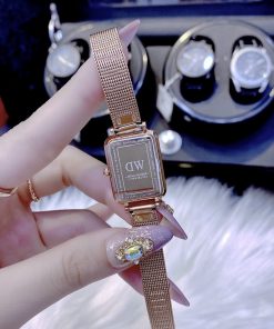 Đồng hồ Daniel Wellington chính hãng xách tay