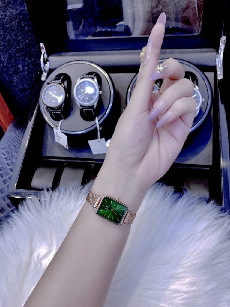 Đồng hồ Daniel Wellington petite