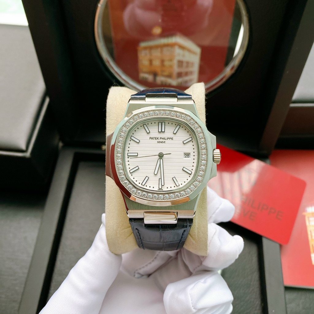 Đồng hồ Patek Philippe Nautilus