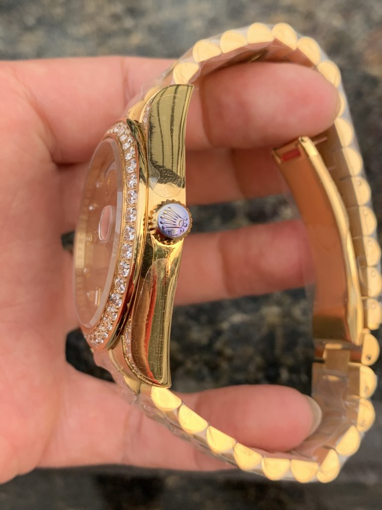 Đồng hồ Rolex đính đá