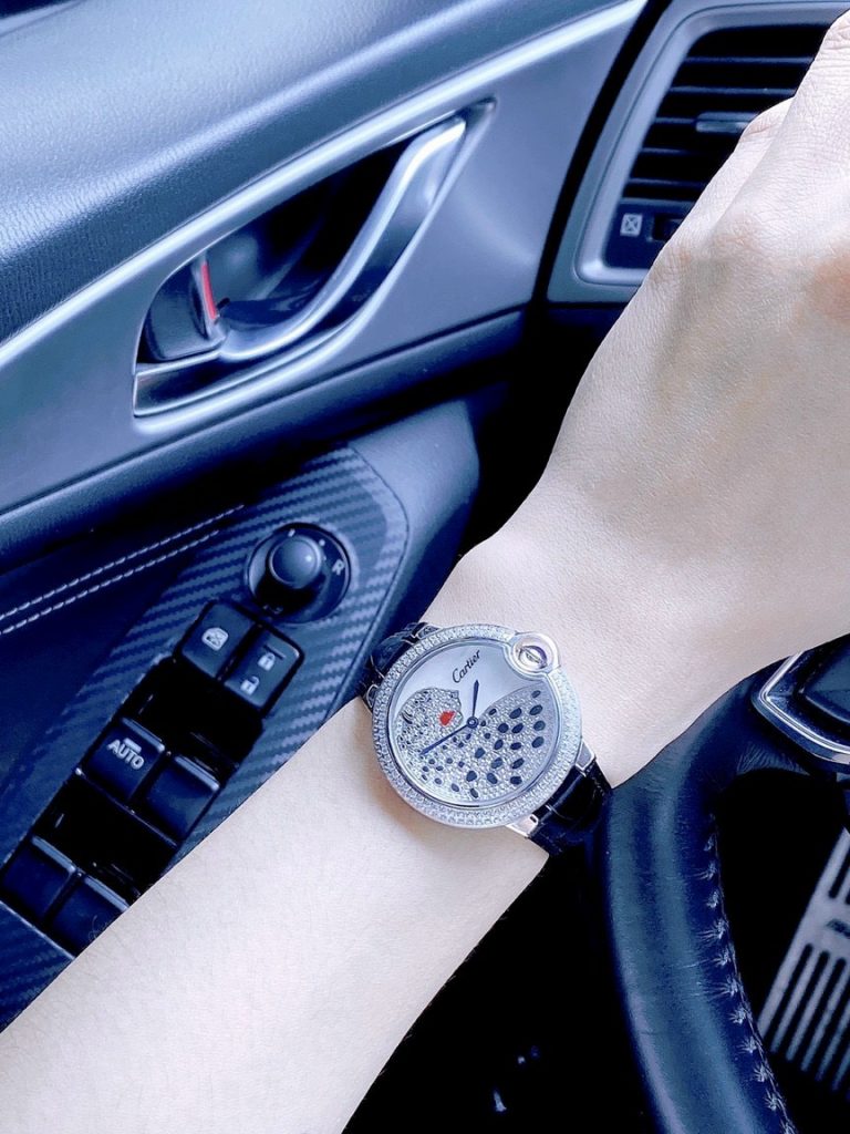 Đồng hồ Cartier nữ mặt tròn