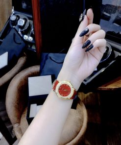 Đồng hồ Versace nữ dây da màu đỏ
