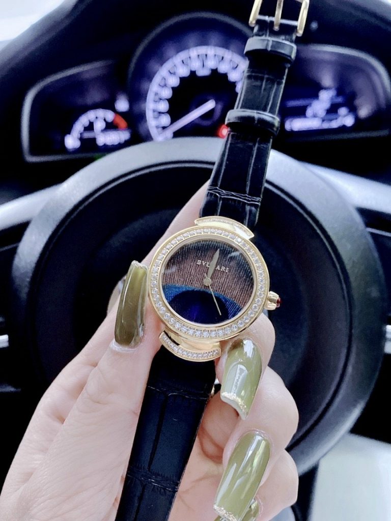 Đồng hồ Bvlgari nữ dây da màu đen