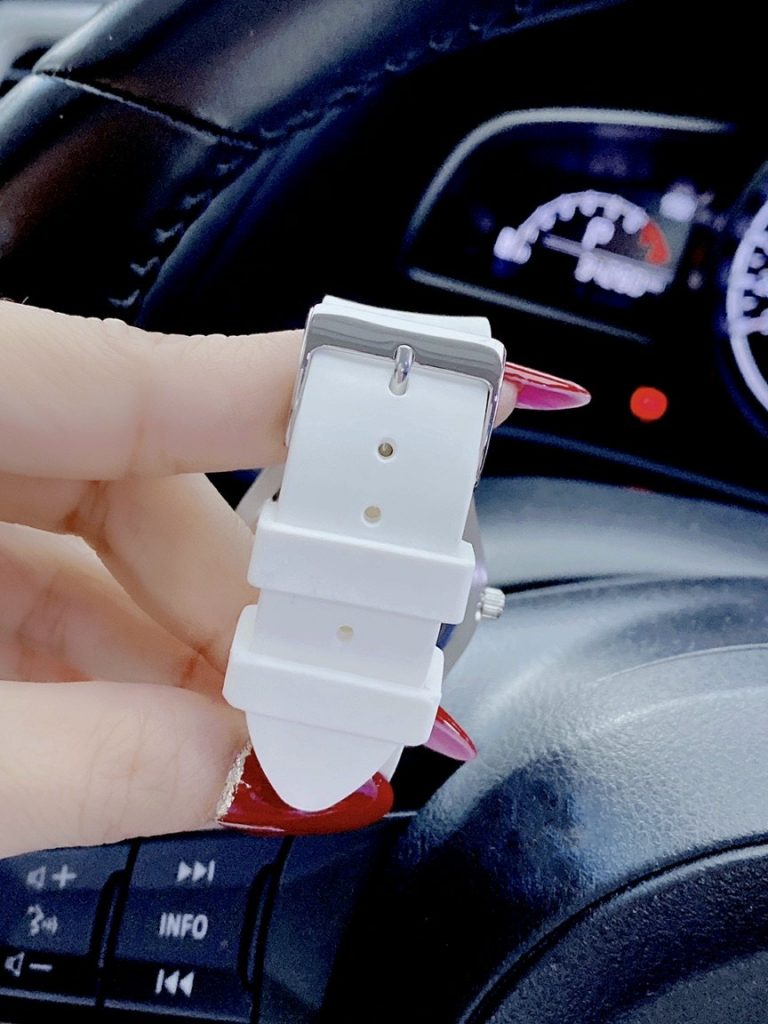 Đồng hồ Guess dây cao su