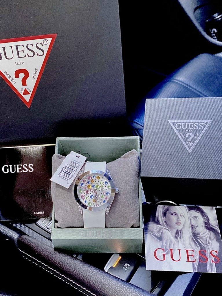 Đồng hồ Guess dây cao su màu trắng