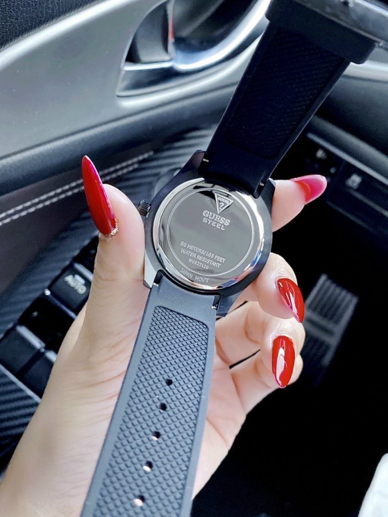 Đồng hồ Guess giá rẻ