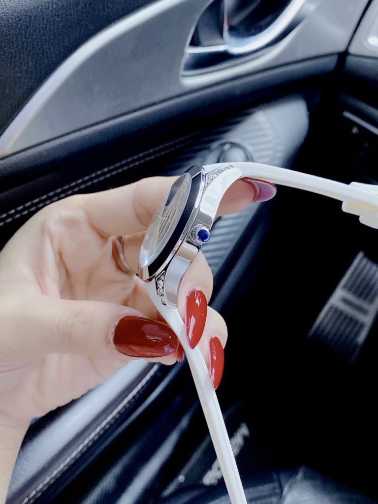 Đồng hồ Guess mặt tròn