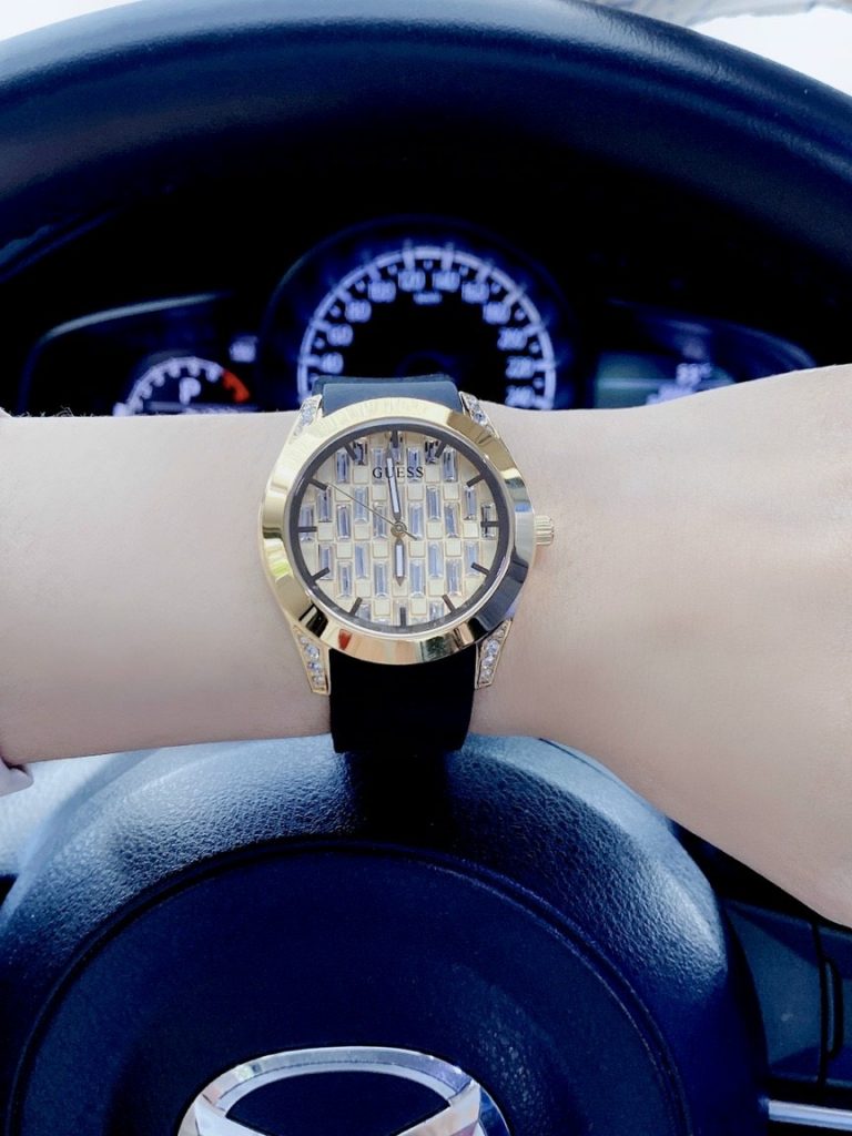 Đồng hồ Guess nữ mặt tròn