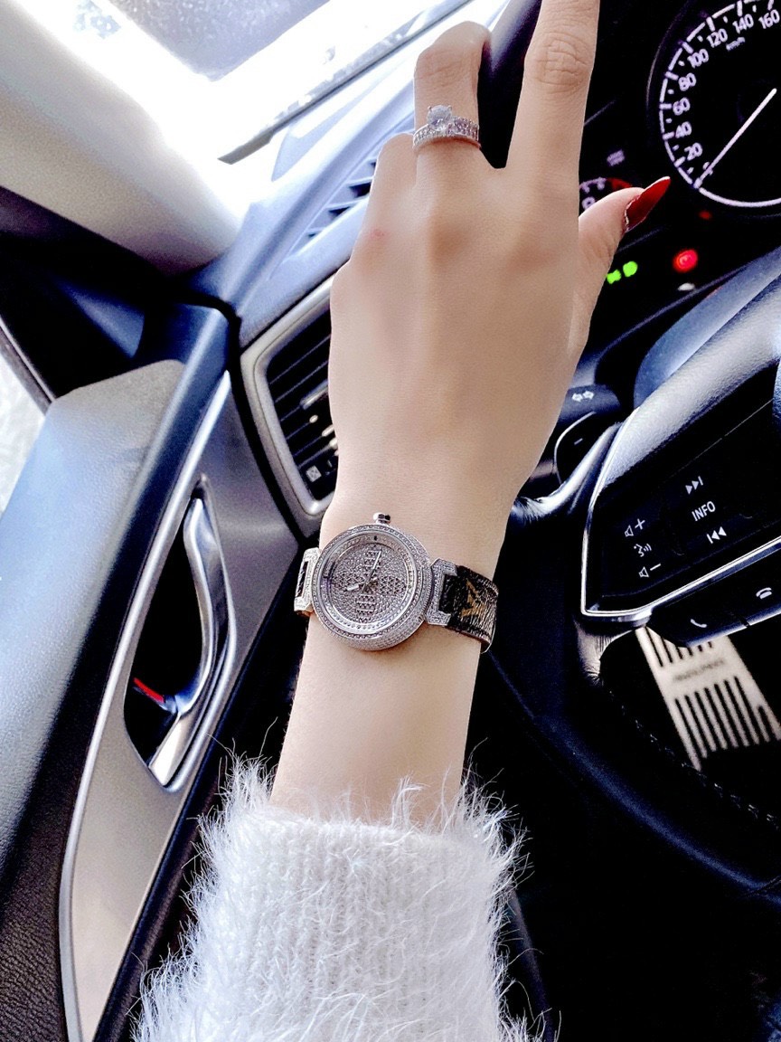 Đồng hồ LV nữ đính đá Đồng hồ LV nữ đính đá