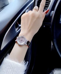 Đồng hồ Louis Vuitton đính đá