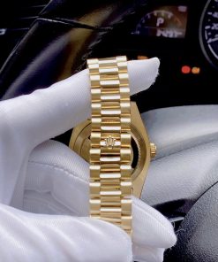 Đồng hồ Rolex đính đá