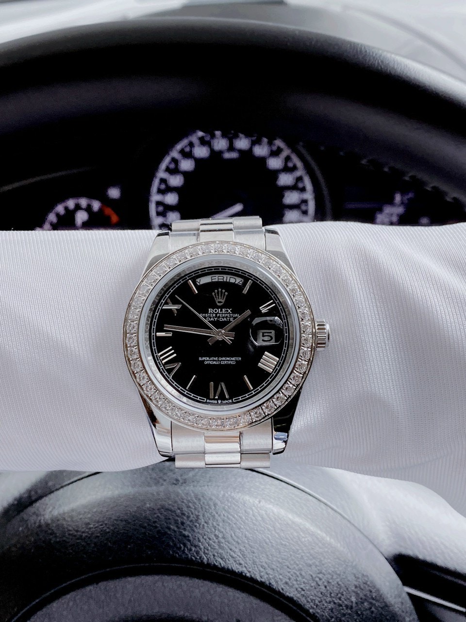 Đồng hồ Rolex màu bạc Đồng hồ Rolex màu bạc