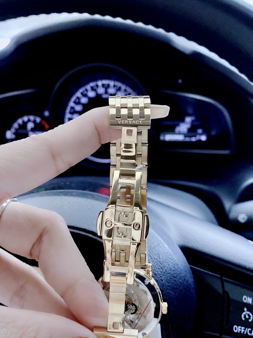 Đồng hồ Versace giá rẻ Đồng hồ Versace giá rẻ