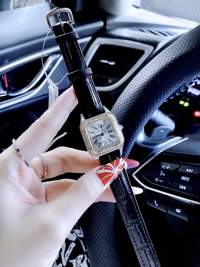 Đồng hồ Cartier nữ dây da màu đen