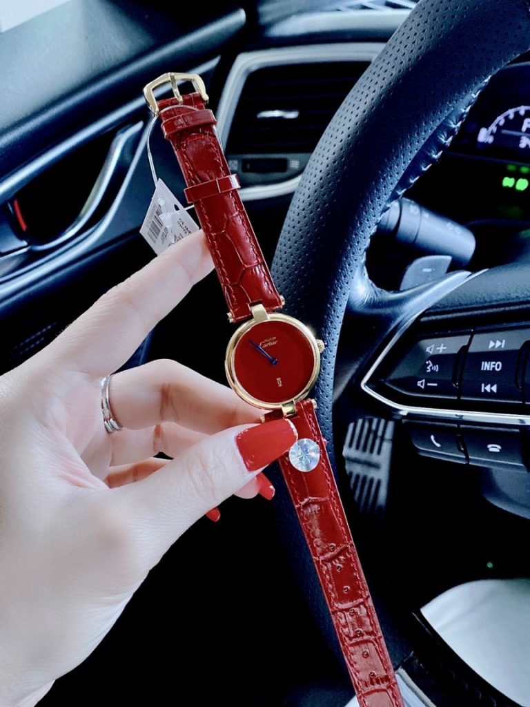 Đồng hồ Cartier nữ dây da màu đỏ
