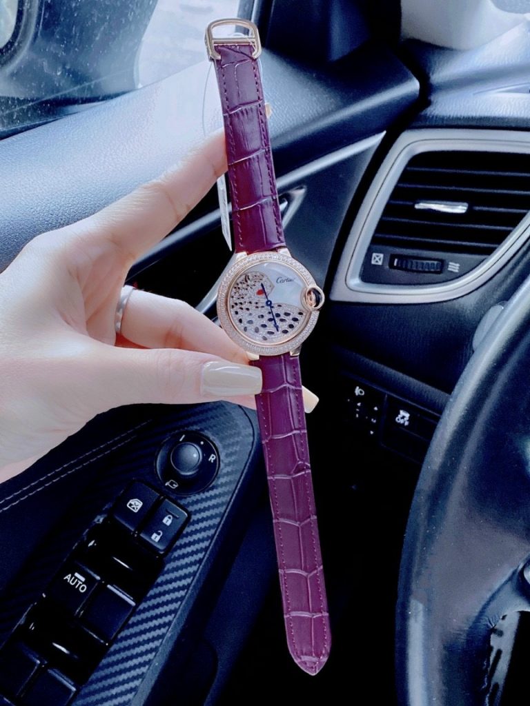 Đồng hồ Cartier nữ dây da màu tím