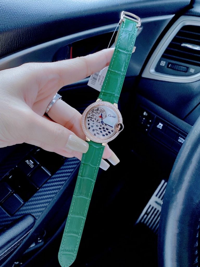 Đồng hồ Cartier nữ dây da màu xanh lá cây