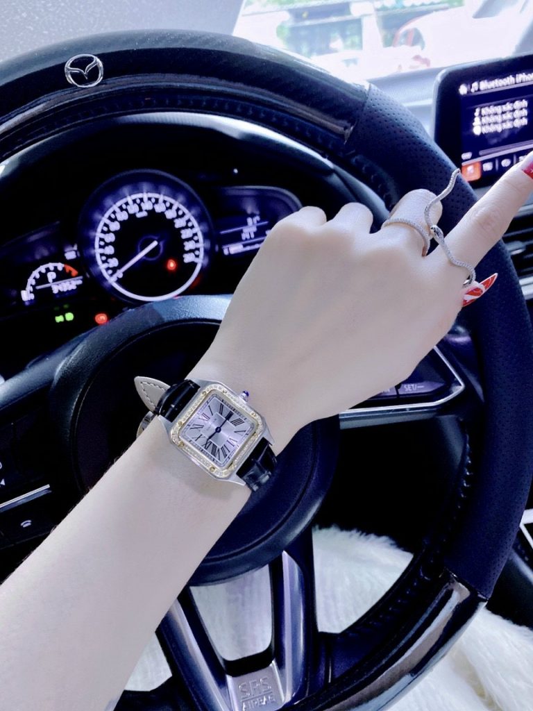 Đồng hồ Cartier nữ mặt vuông đính đá