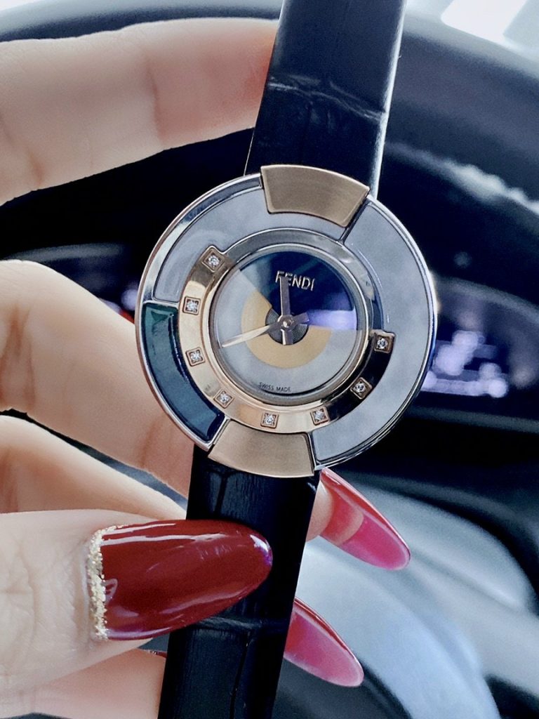 Đồng hồ Fendi nữ đính đá