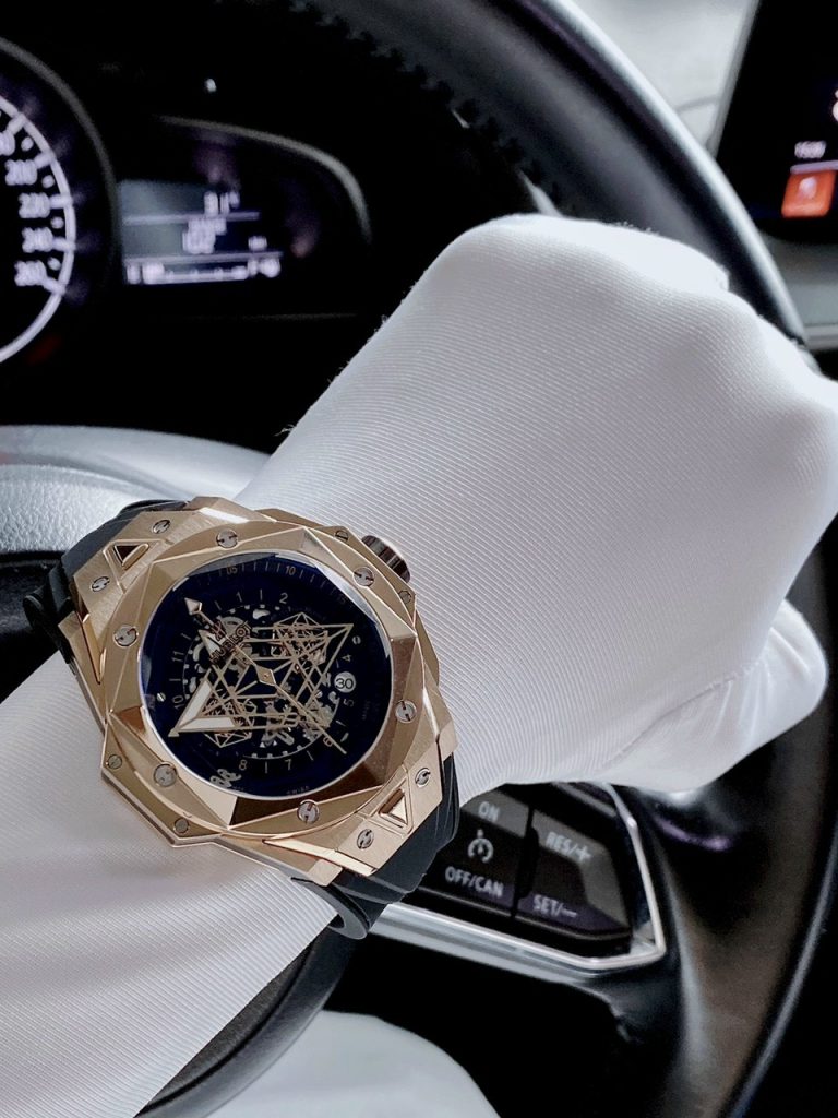 Đồng hồ Hublot kim trôi