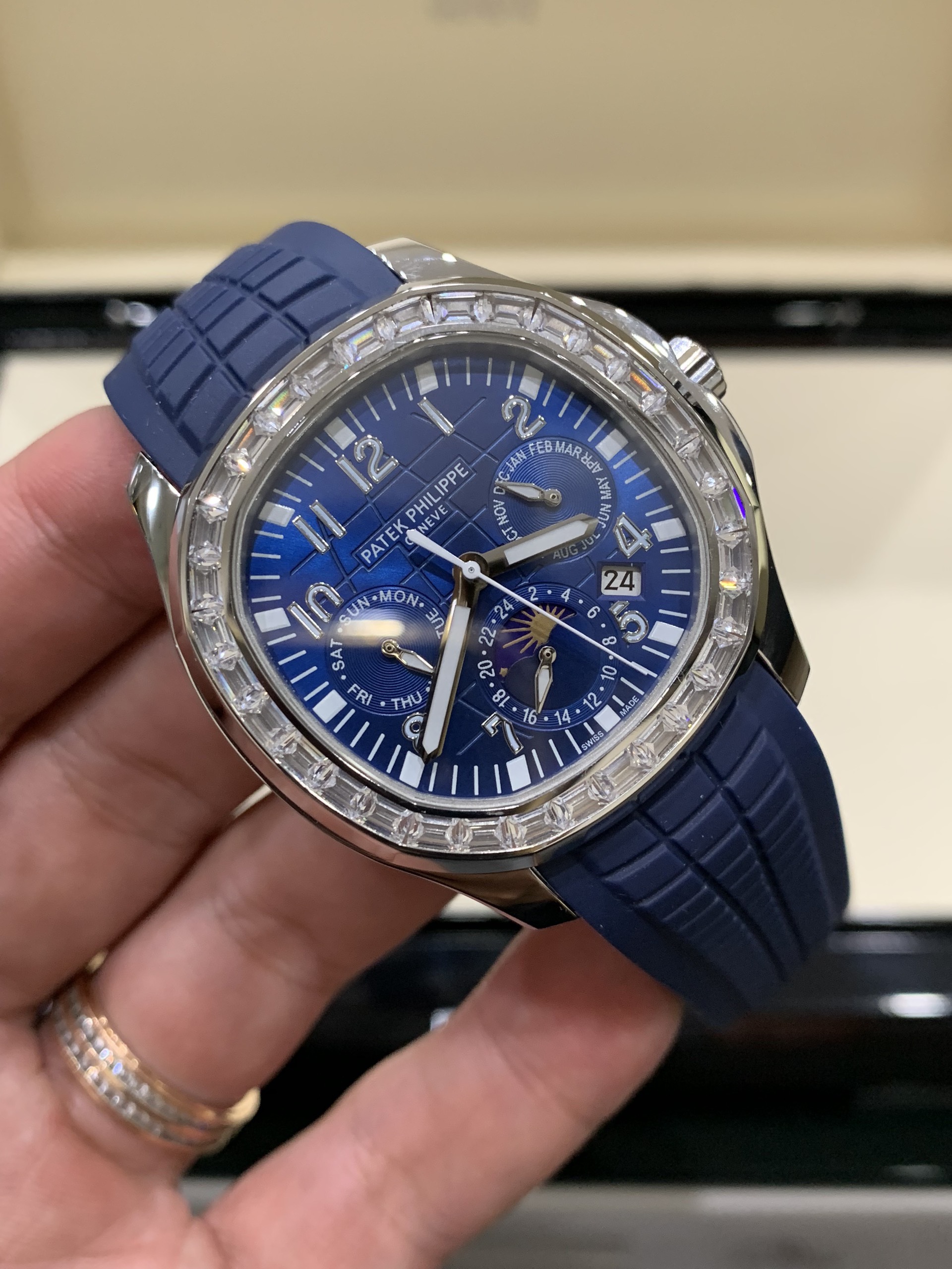 Đồng hồ Patek Philippe Aquanaut