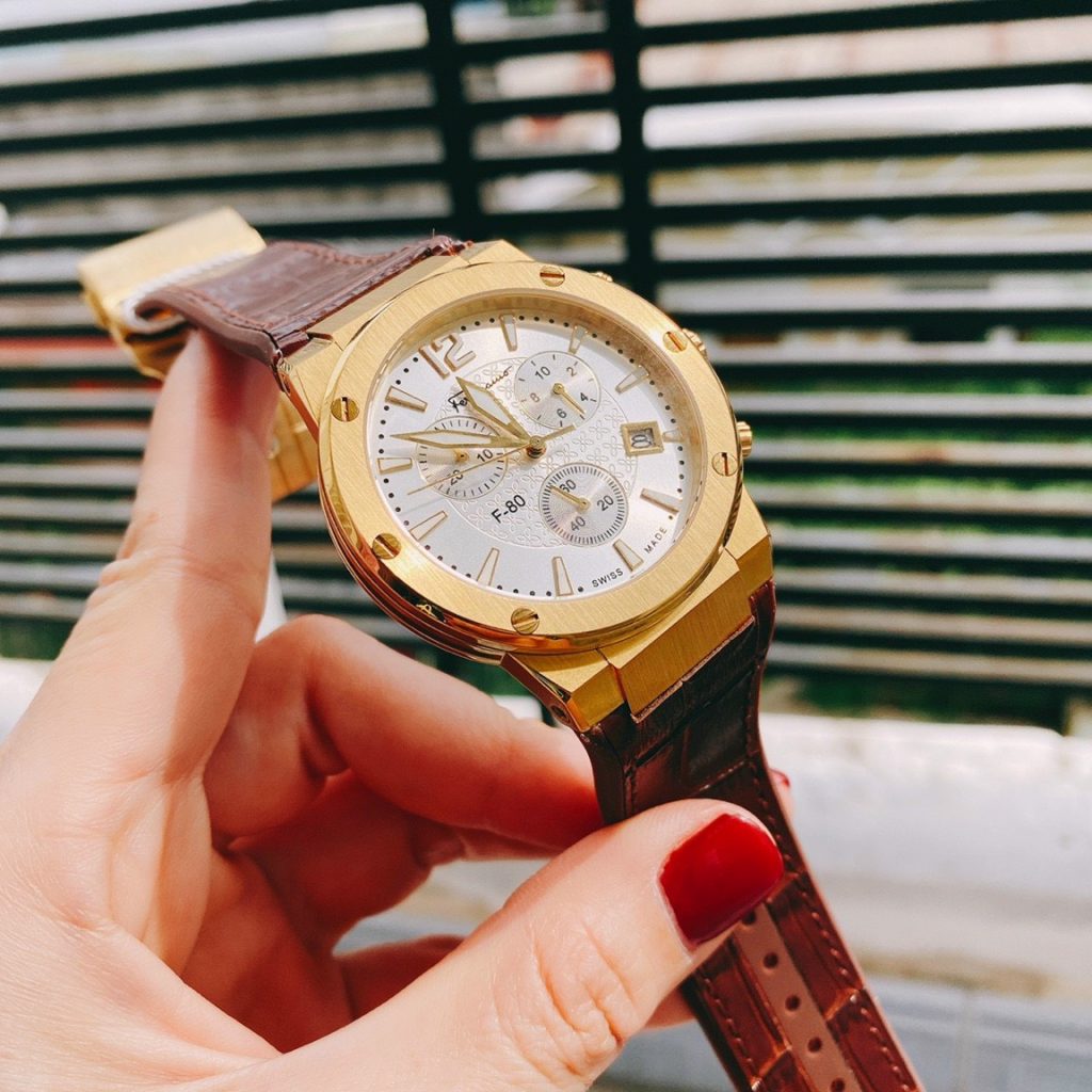 Đồng hồ Salvatore Ferragamo nam dây cao su màu nâu