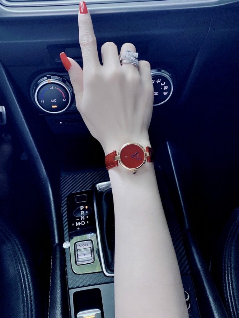 Đồng hồ nữ đẹp Cartier