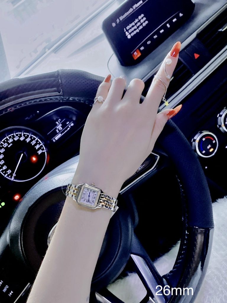 Đồng hồ Cartier đính đá